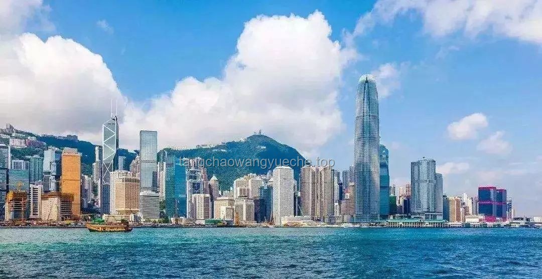 **从维多利亚港到外滩，穿越百年的双城纪事✨ 香港&上海，历史与现代交织的梦幻之旅**